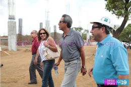 Denis Martínez visita Estadio Nacional de Béisbol