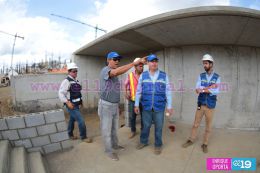 Denis Martínez visita Estadio Nacional de Béisbol