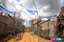 Denis Martínez visita Estadio Nacional de Béisbol
