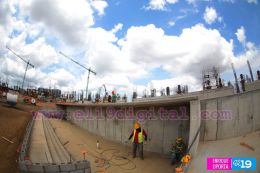 Denis Martínez visita Estadio Nacional de Béisbol