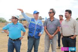 Denis Martínez visita Estadio Nacional de Béisbol