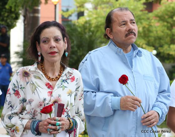 Daniel y Rosario rinden homenaje al Comandante Carlos Fonseca en su 80 Natalicio