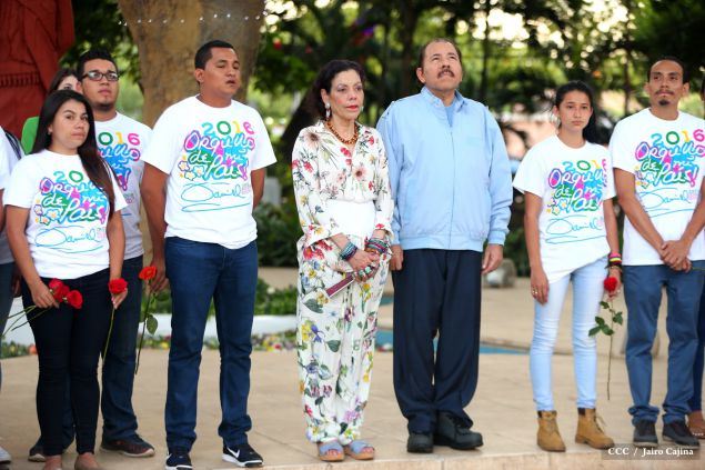 Daniel y Rosario rinden homenaje al Comandante Carlos Fonseca en su 80 Natalicio