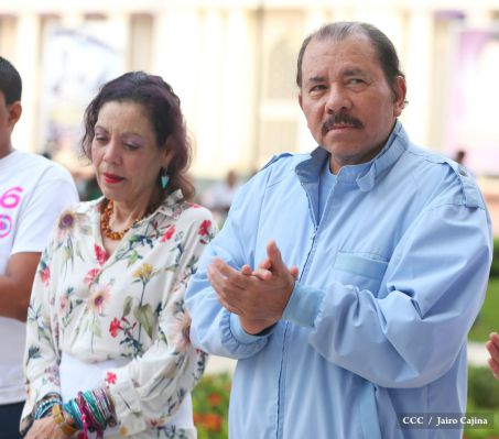 Daniel y Rosario rinden homenaje al Comandante Carlos Fonseca en su 80 Natalicio