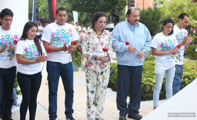 Daniel y Rosario rinden homenaje al Comandante Carlos Fonseca en su 80 Natalicio