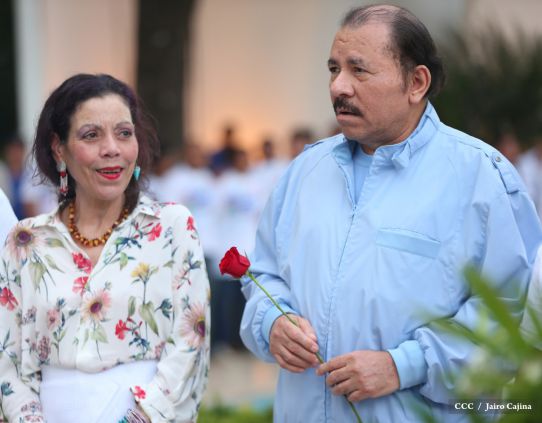 Daniel y Rosario rinden homenaje al Comandante Carlos Fonseca en su 80 Natalicio