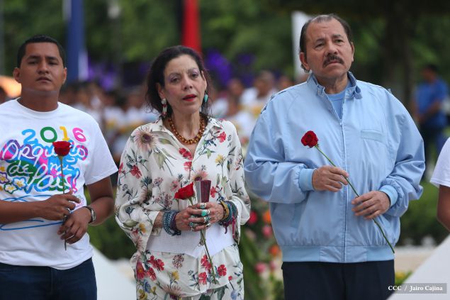 Daniel y Rosario rinden homenaje al Comandante Carlos Fonseca en su 80 Natalicio