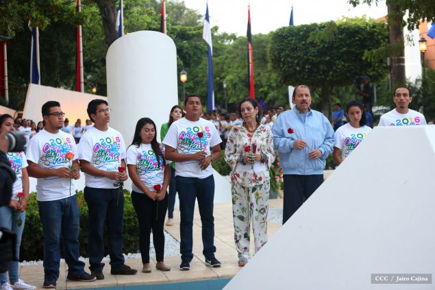 Daniel y Rosario rinden homenaje al Comandante Carlos Fonseca en su 80 Natalicio