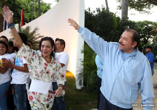 Daniel y Rosario rinden homenaje al Comandante Carlos Fonseca en su 80 Natalicio