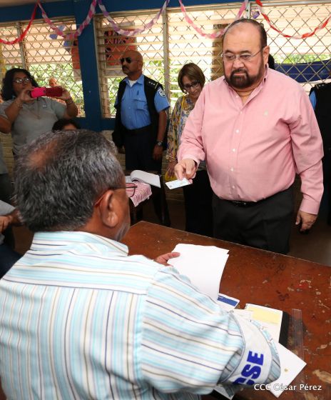 Magistrado Roberto Rivas acude a verificación ciudadana