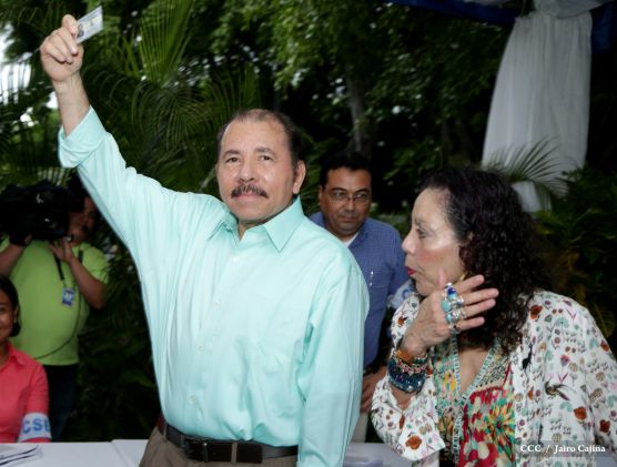 Daniel y Rosario participan del proceso de verificación ciudadana