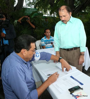 Daniel y Rosario participan del proceso de verificación ciudadana