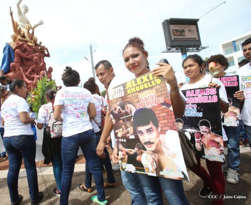 Homenaje al Tricampeón Alexis Argüello