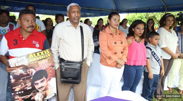 Homenaje al Tricampeón Alexis Argüello