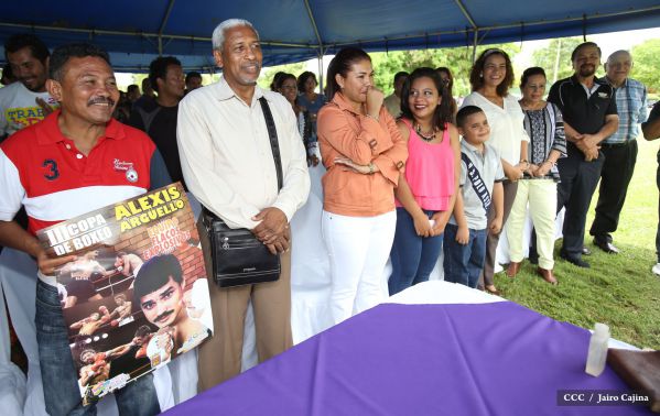 Homenaje al Tricampeón Alexis Argüello