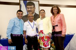 Alcaldía de Managua entrega orden Alexis Argüello a personalidades deportivas