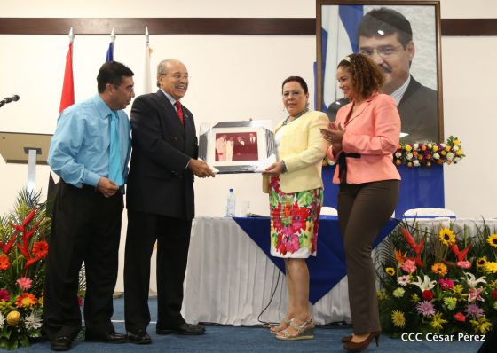 Alcaldía de Managua entrega orden Alexis Argüello a personalidades deportivas