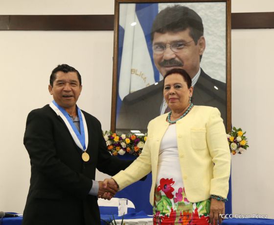 Alcaldía de Managua entrega orden Alexis Argüello a personalidades deportivas