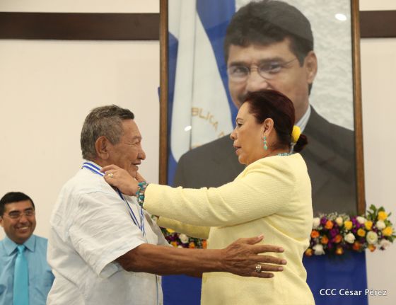 Alcaldía de Managua entrega orden Alexis Argüello a personalidades deportivas