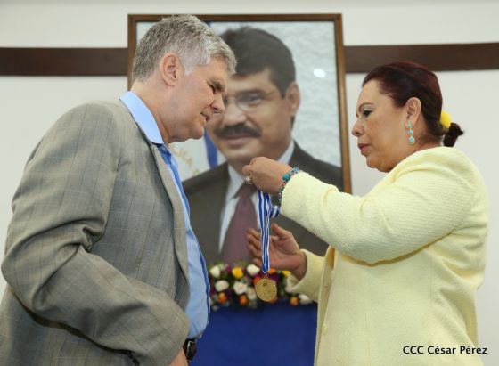 Alcaldía de Managua entrega orden Alexis Argüello a personalidades deportivas