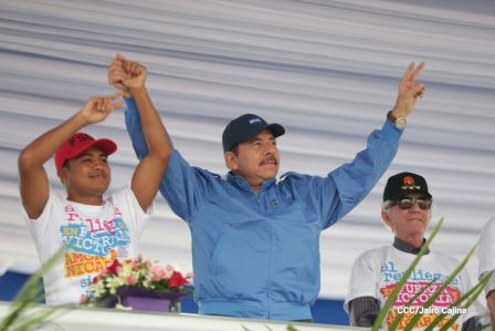 Daniel y Rosario celebran el 37 Aniversario del Repliegue Táctico a Masaya