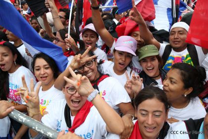 Presidente Daniel y Compañera Rosario en 37 Aniversario del Repliegue a Masaya