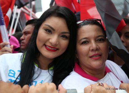 Presidente Daniel y Compañera Rosario en 37 Aniversario del Repliegue a Masaya