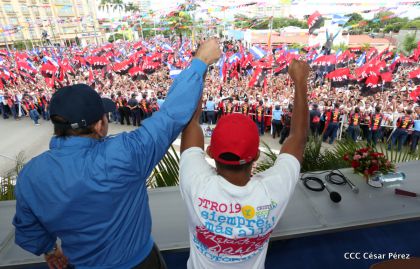 Presidente Daniel y Compañera Rosario en 37 Aniversario del Repliegue a Masaya