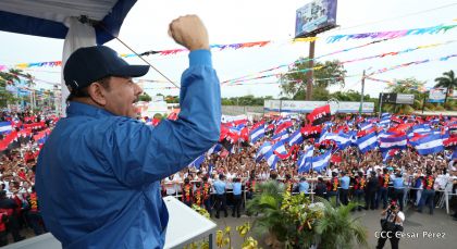 Presidente Daniel y Compañera Rosario en 37 Aniversario del Repliegue a Masaya