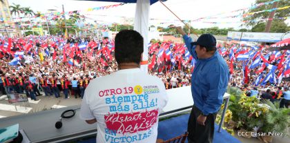 Presidente Daniel y Compañera Rosario en 37 Aniversario del Repliegue a Masaya
