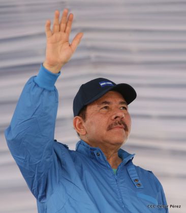 Presidente Daniel y Compañera Rosario en 37 Aniversario del Repliegue a Masaya