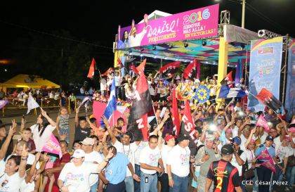 Presidente Daniel y Compañera Rosario en 37 Aniversario del Repliegue a Masaya