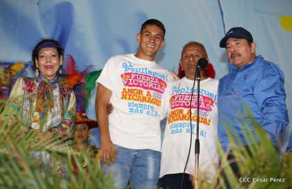 Presidente Daniel y Compañera Rosario en 37 Aniversario del Repliegue a Masaya