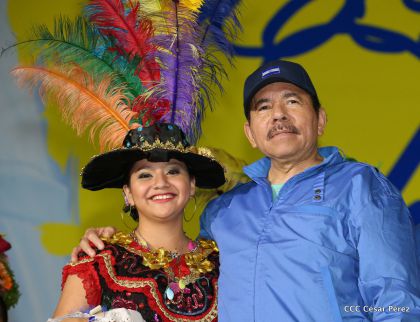 Presidente Daniel y Compañera Rosario en 37 Aniversario del Repliegue a Masaya