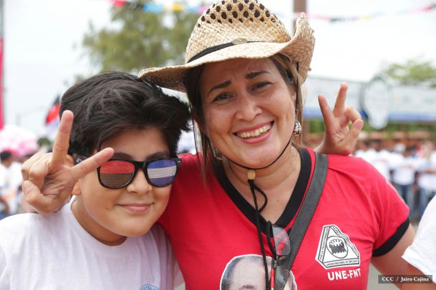 Presidente Daniel y Compañera Rosario en 37 Aniversario del Repliegue a Masaya