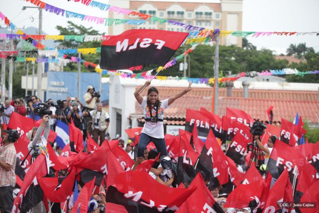 Presidente Daniel y Compañera Rosario en 37 Aniversario del Repliegue a Masaya