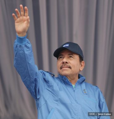 Presidente Daniel y Compañera Rosario en 37 Aniversario del Repliegue a Masaya