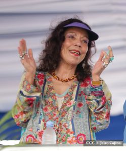 Presidente Daniel y Compañera Rosario en 37 Aniversario del Repliegue a Masaya