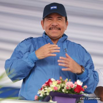 Presidente Daniel y Compañera Rosario en 37 Aniversario del Repliegue a Masaya