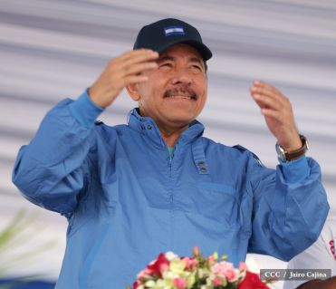 Presidente Daniel y Compañera Rosario en 37 Aniversario del Repliegue a Masaya