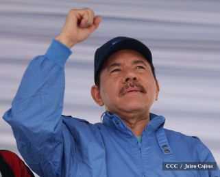 Presidente Daniel y Compañera Rosario en 37 Aniversario del Repliegue a Masaya