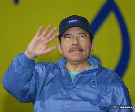 Presidente Daniel y Compañera Rosario en 37 Aniversario del Repliegue a Masaya