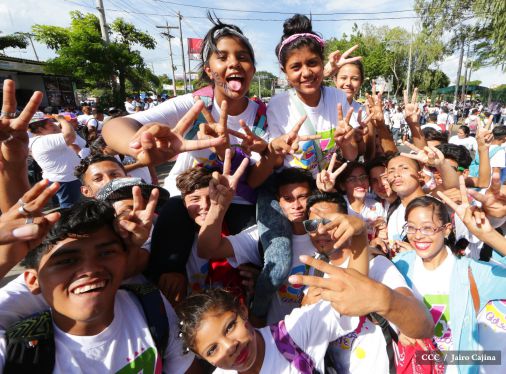 Juventud, Adelante con Daniel!