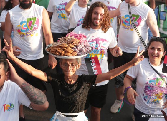 Juventud, Adelante con Daniel!