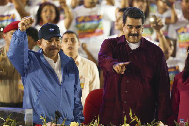 Daniel y Rosario celebran el 37 Aniversario de la Revolución Popular Sandinista