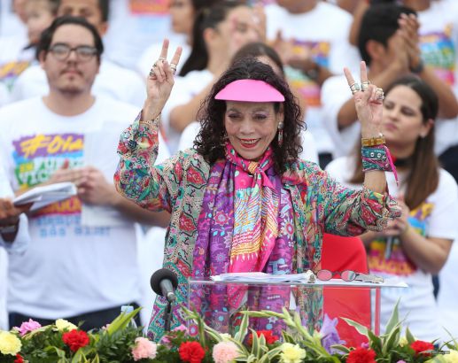 Daniel y Rosario celebran el 37 Aniversario de la Revolución Popular Sandinista