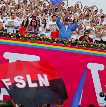 Daniel y Rosario celebran el 37 Aniversario de la Revolución Popular Sandinista