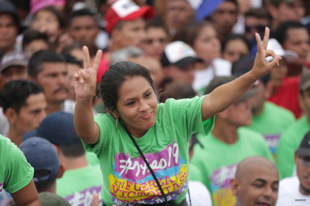 Daniel y Rosario celebran el 37 Aniversario de la Revolución Popular Sandinista