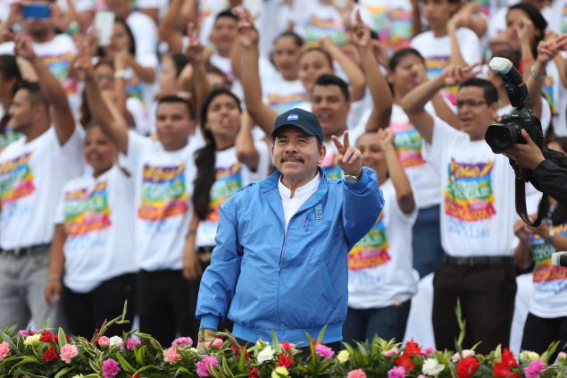 Daniel y Rosario celebran el 37 Aniversario de la Revolución Popular Sandinista