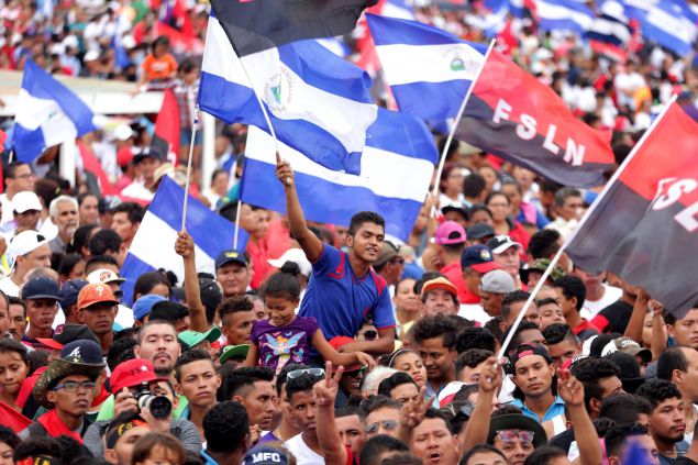 Daniel y Rosario celebran el 37 Aniversario de la Revolución Popular Sandinista